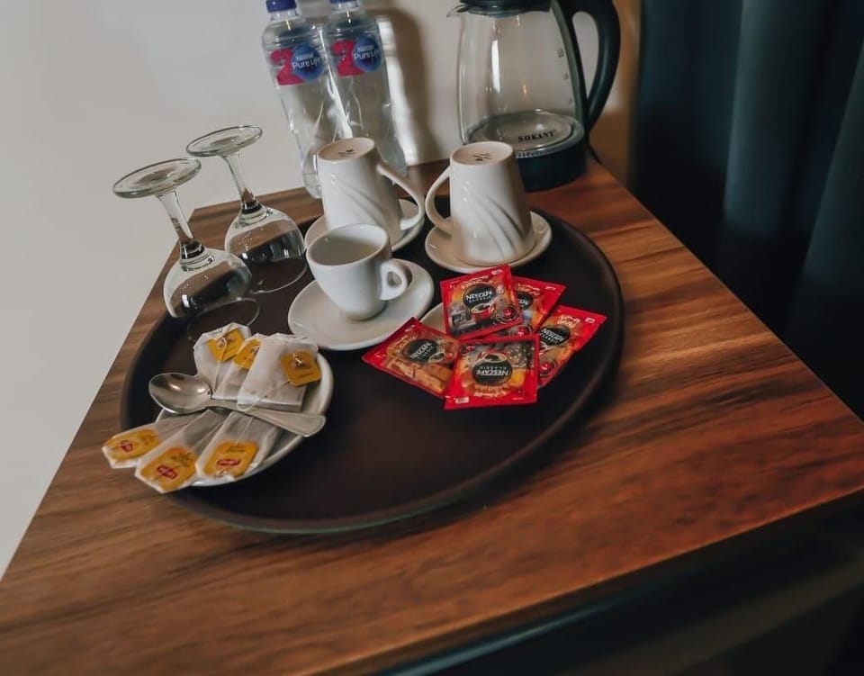 Deluxe Double Room, Balcony, Mountain View | In-room dining