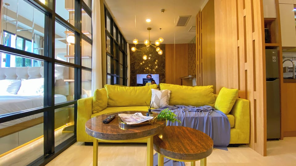Deluxe Apartment | Living area