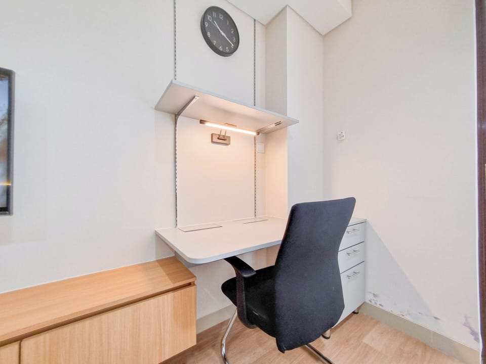 Deluxe Studio | Living area