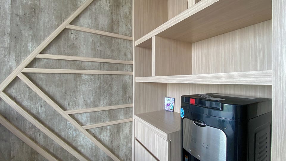 Deluxe Studio | Private kitchen | Mini-fridge, stovetop