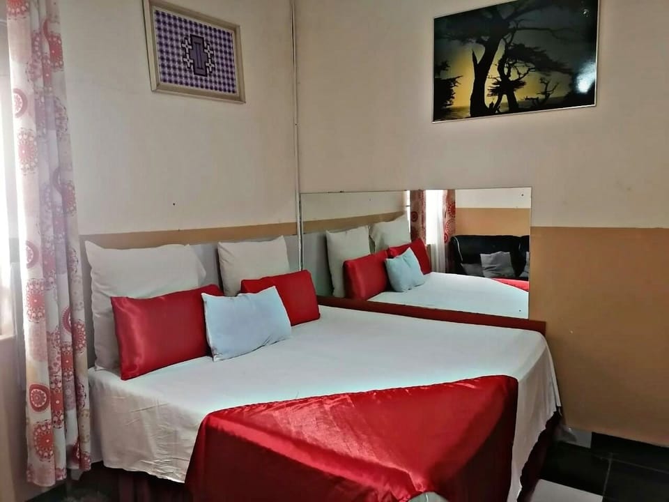 1 bedroom, pillowtop beds, desk, iron/ironing board