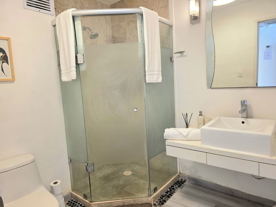 Oceanfront Condo at Unique Location Apartment in Cancun