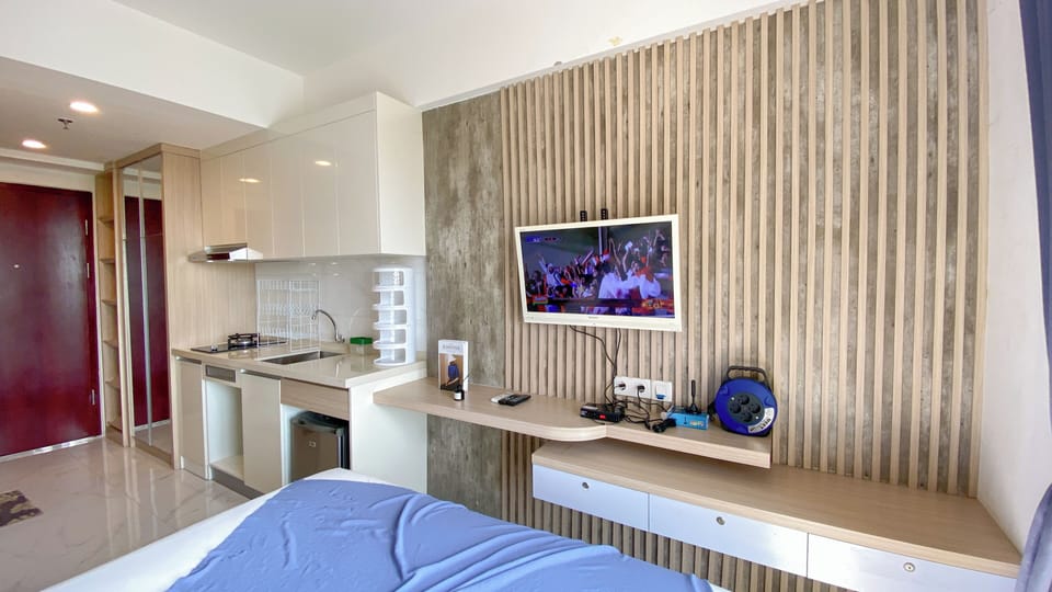 Deluxe Studio | Desk, free WiFi
