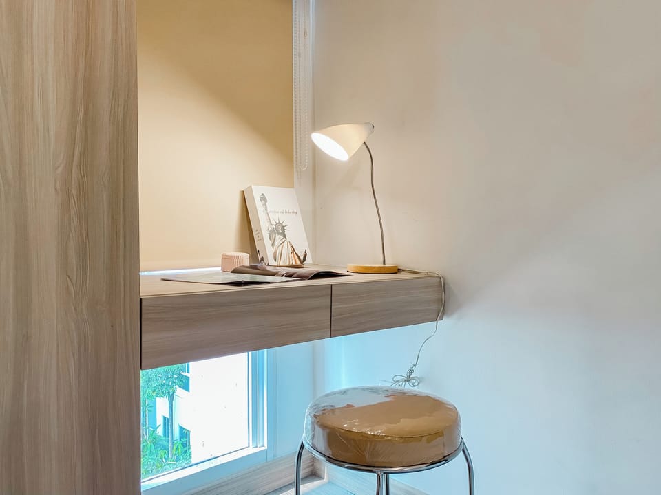 Deluxe Studio | Living area
