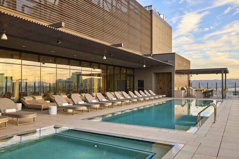Downtown Phoenix Phoenix 2 Bedroom Pool