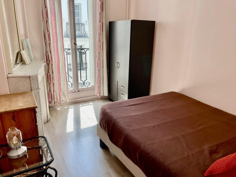 City Apartment, 4 Bedrooms, City View | Egyptian cotton sheets, premium bedding, memory foam beds, desk