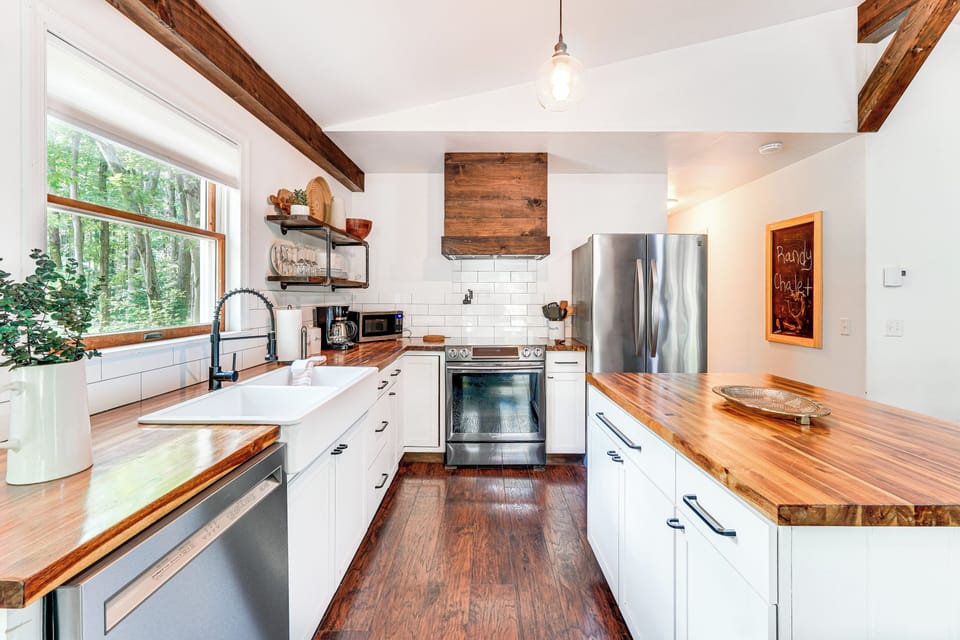 Kitchen | Cooking Basics | Drip Coffee Maker | Dishwasher | Main Level