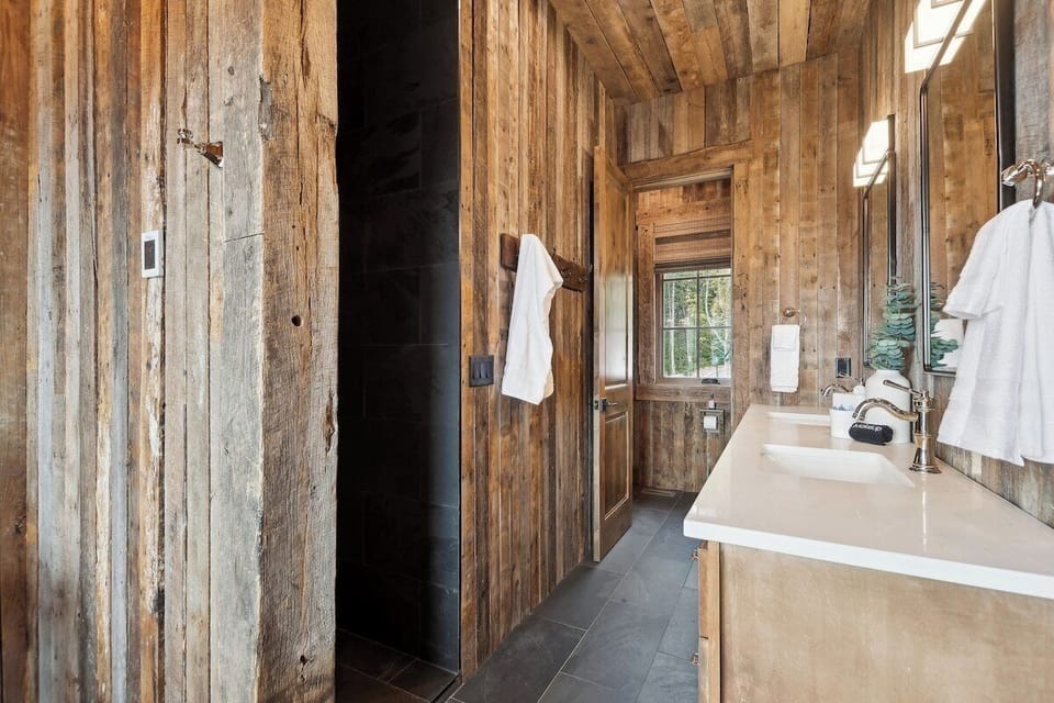 Main floor primary bathroom