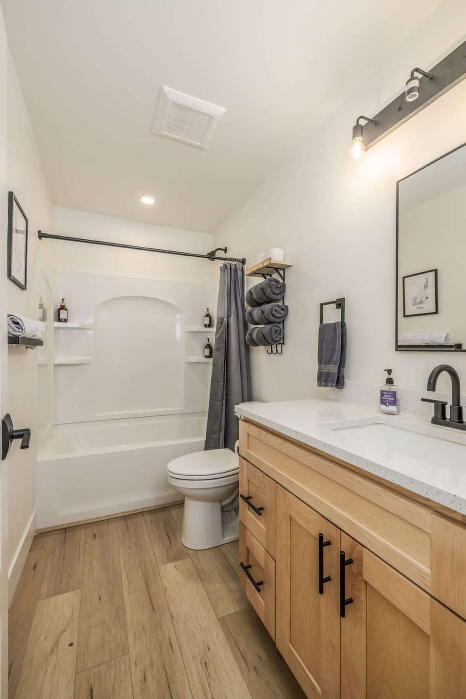 Big updated bathroom with tub 