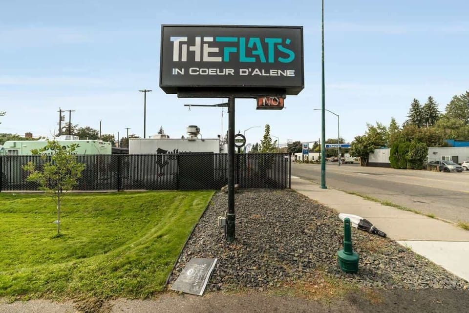 Welcome to The Flats—your Coeur d'Alene getaway!