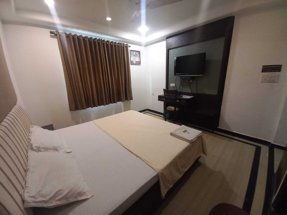 Superior Room | In-room safe, desk, laptop workspace, WiFi (free)