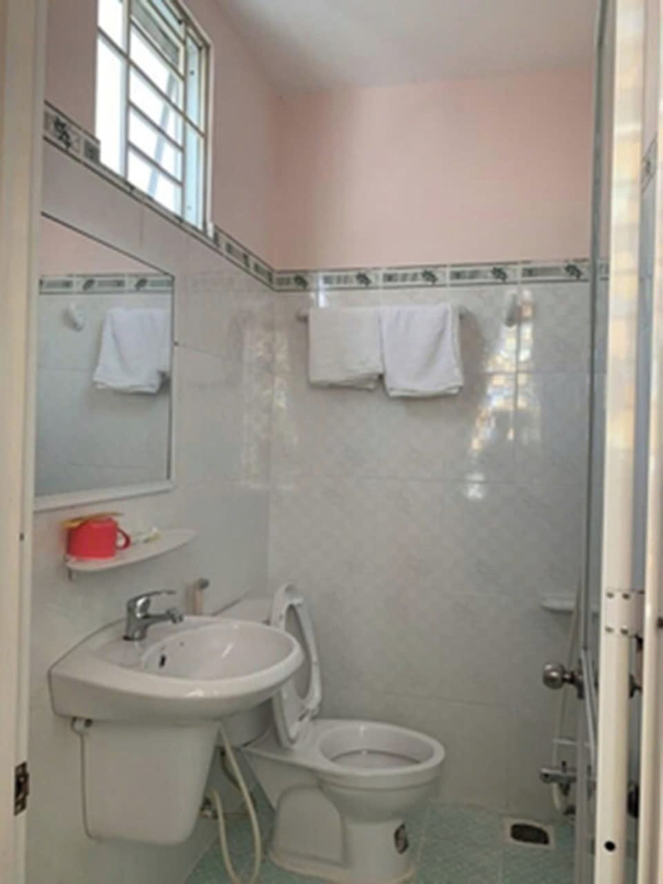 Shower, rainfall showerhead, designer toiletries, hair dryer