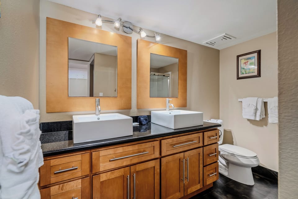Dual sinks in the loft bathroom.