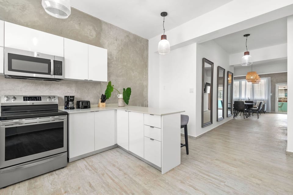 Modern and Fully Equipped Kitchen