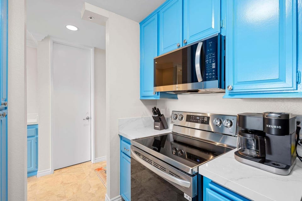 The kitchen comes fully stocked with all your vacation cooking needs.
