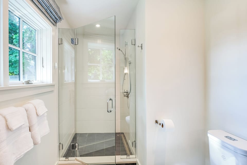 Upscale Southwest Harbor Retreat - Dog Friendly! Cottage in Southwest Harbor