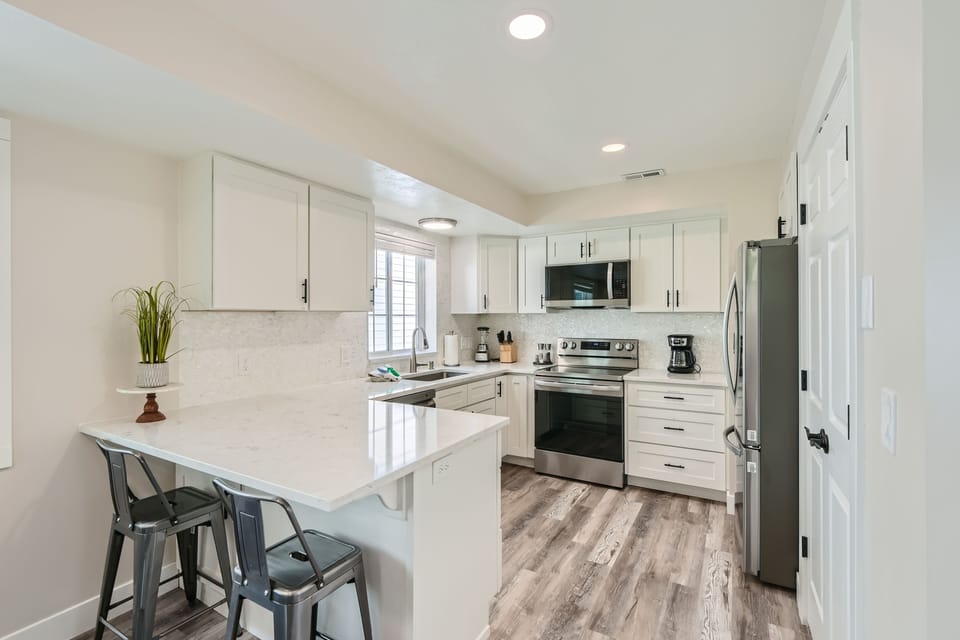 House, 3 Bedrooms | Private kitchen | Coffee/tea maker, fridge, oven, electric kettle