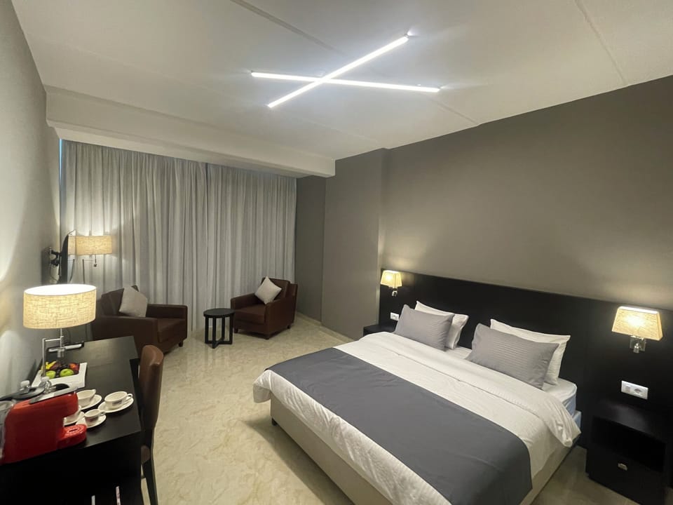 Double or Twin Room, Sea View | In-room safe, desk, laptop workspace, WiFi (free)