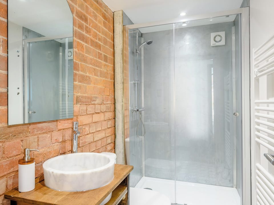 Shower room | Go Cart Barn - Woodend Farm, Huntley