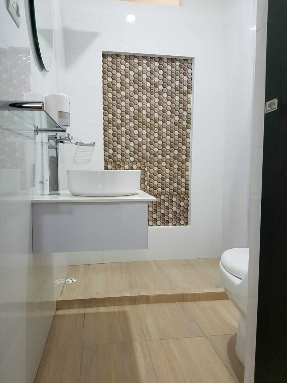 Shower, rainfall showerhead, towels