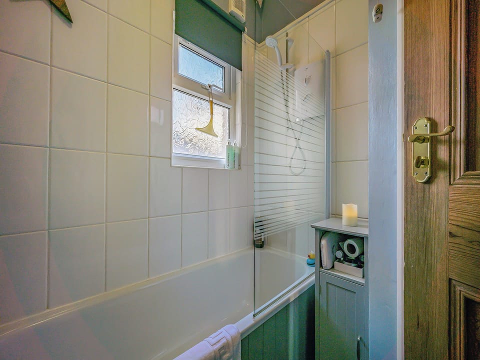 Bathroom | Hazel&rsquo;s Cottage, Keswick