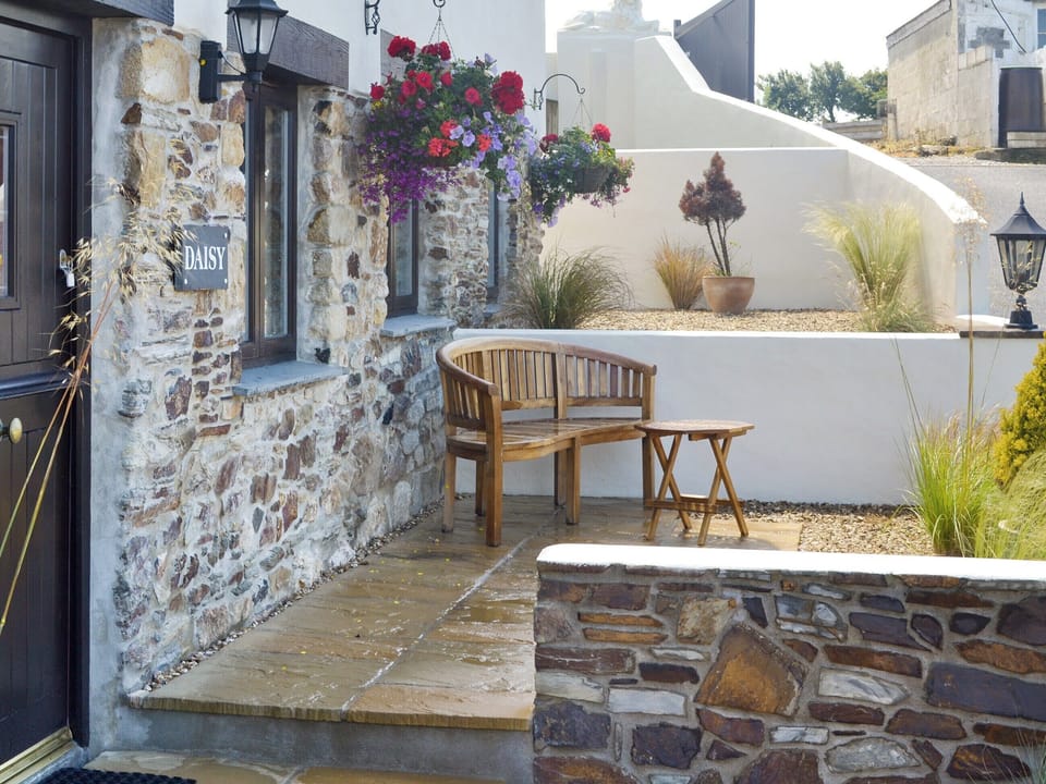 Sitting-out-area | Pencrennow Farm Cottages - Daisy Cottage, Perranporth