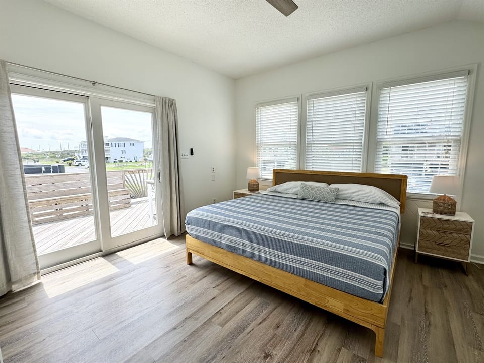 Four King Beds MBR With Private Deck