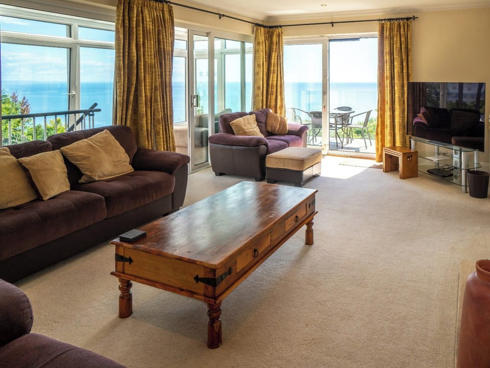 Living room | Cliff Lodge, Torquay