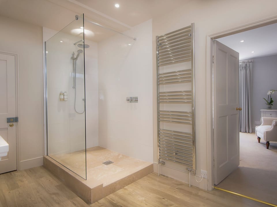 En-suite | The Manor House, Syderstone, near Fakenham