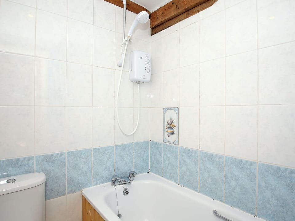 Bathroom | The Dairy at Copper Beeches, Petersfield