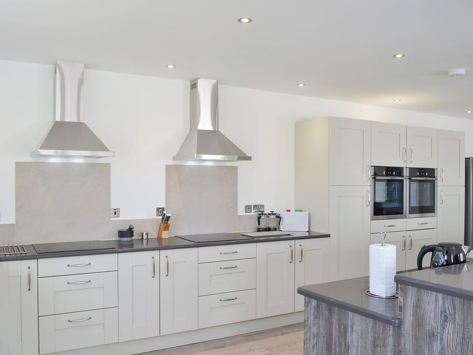 Kitchen/diner | Llwyn Du, Abersoch, near Pwllheli