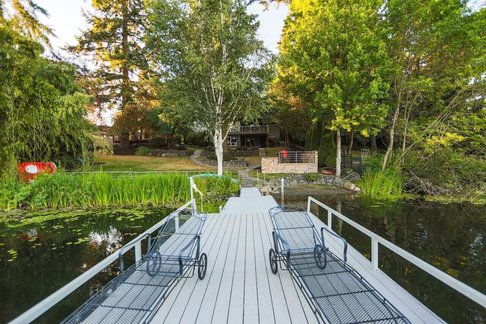 You will Enjoy Oversize Lake Waterfront Private Dock
