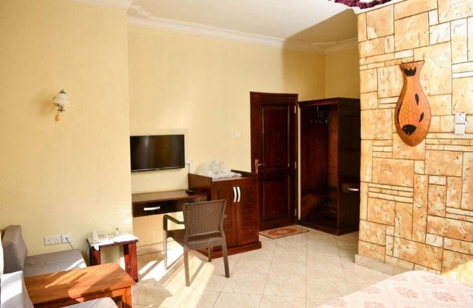 Double Room, Lake View | In-room safe, soundproofing, free WiFi