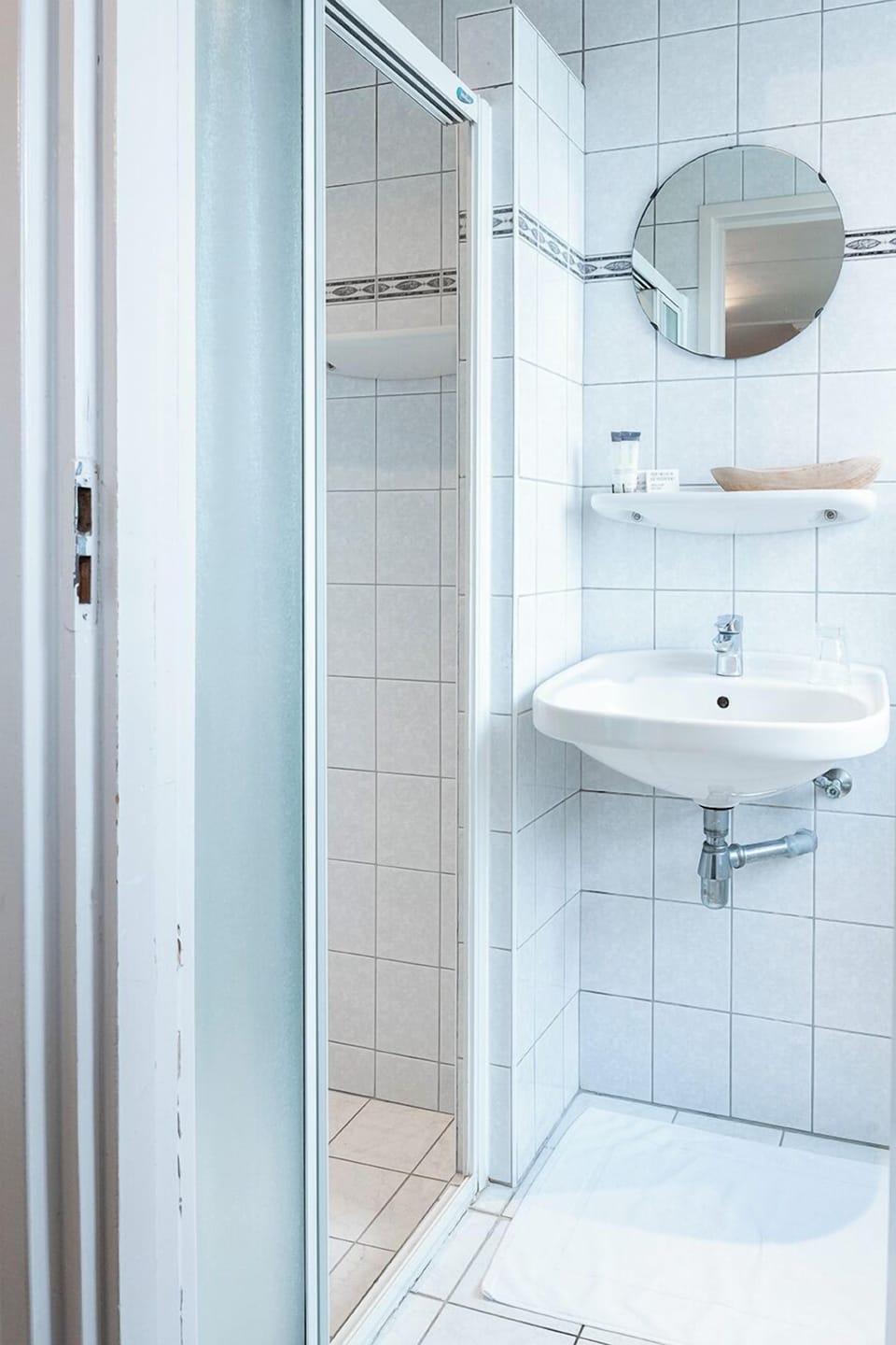 Übernachten Sie in einem gemütlichen Bed and Breakfast in Zoutelande, inklusive leckerem regionalen Frühstück.