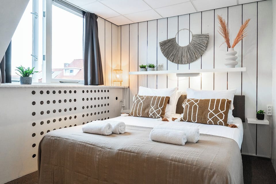 Boek jouw vakantie in Zeeland last minute en ontdek de mooiste stranden en dorpen van deze veelzijdige provincie.