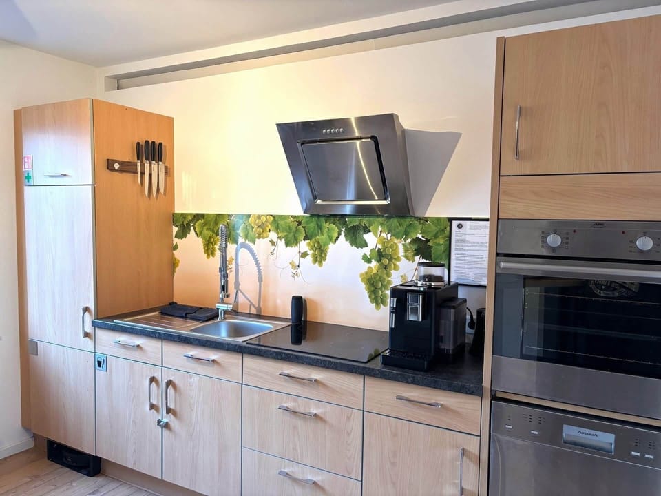 859833fb f103 4795 8ab2 24903691cf9e