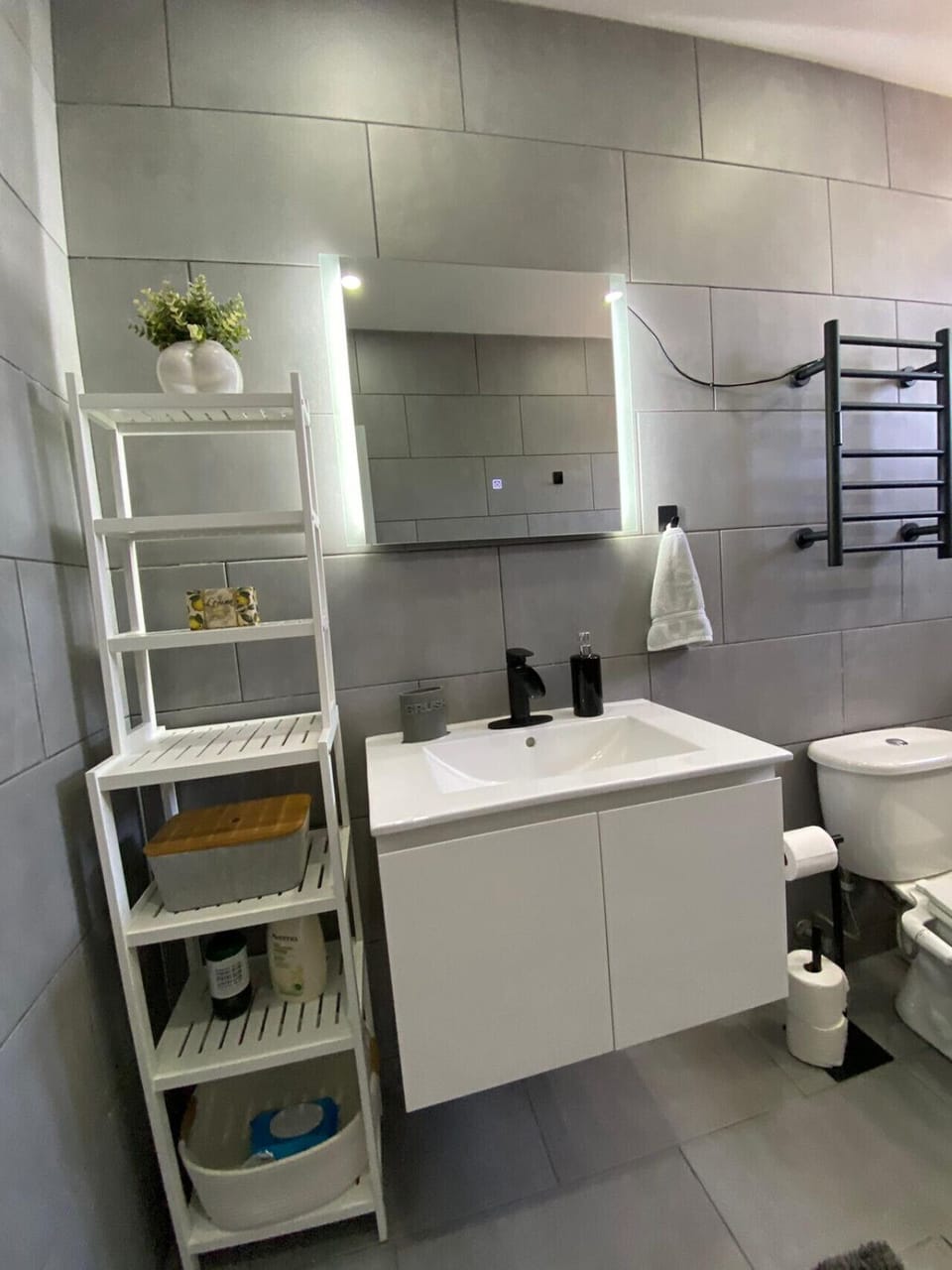 Bathroom 2