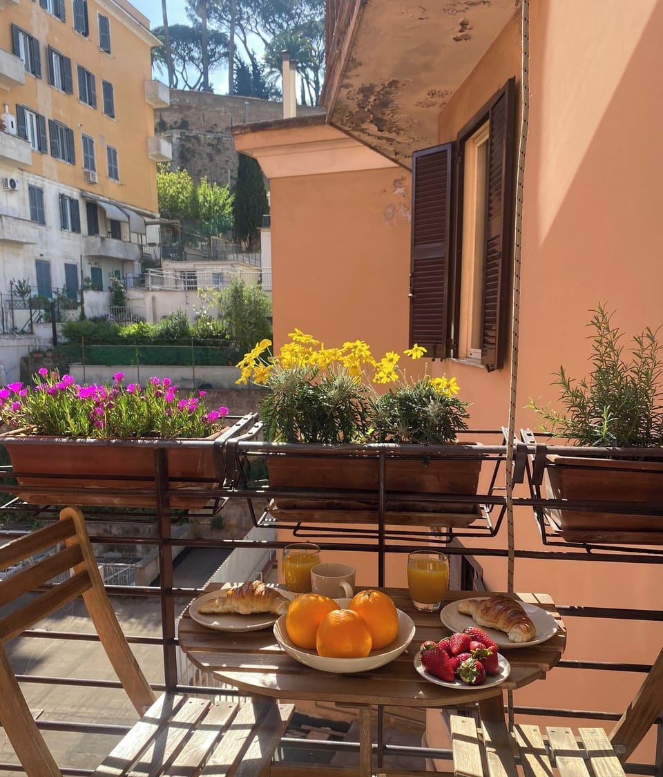Piccolo balcone per rilassarsi dopo una lunga giornata in giro per Roma