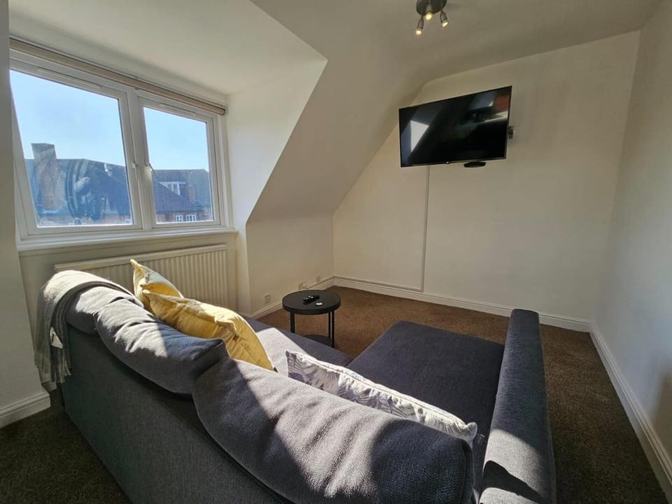 Apartment | Living area | TV