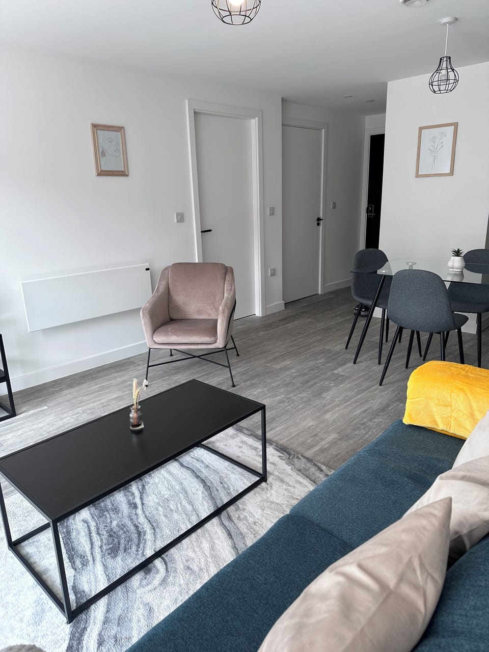 Apartment | Living area | Flat-screen TV