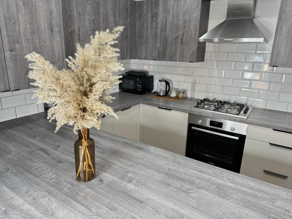Apartment | Private kitchen | Fridge, microwave, oven, stovetop