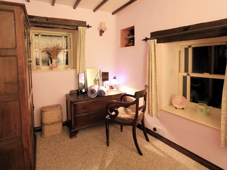 Vanity area in bedroom | Stonecroft, Middleham, near Leyburn