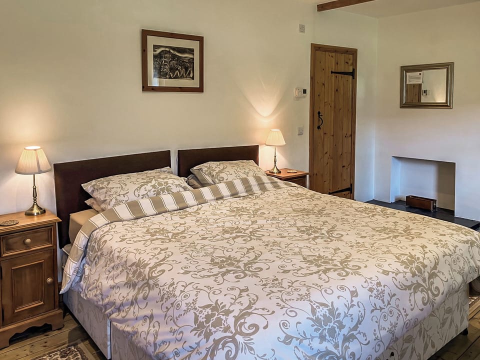 Upstairs double bedroom | No 1 Swallowholm Cottages, Arkengarthdale