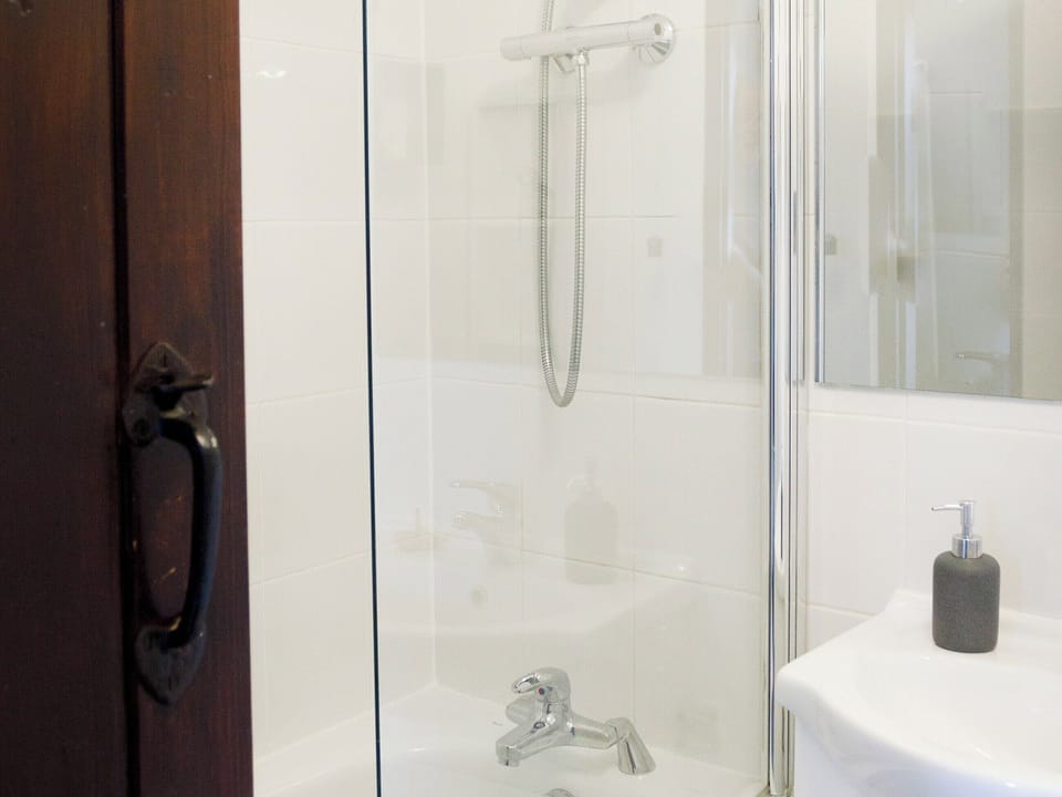Shower room | April Cottage, Padstow