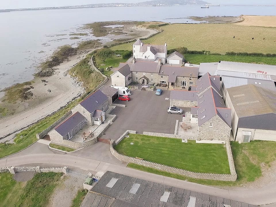 Setting | Penrhyn Farm Cottages, Llanfwrog, near Holyhead