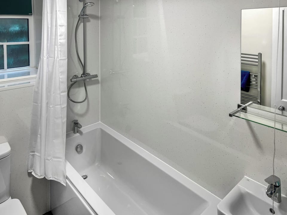 Bathroom | Blencathra Retreat - Latrigg View - Blencathra Retreats, Threlkeld, near Keswick 