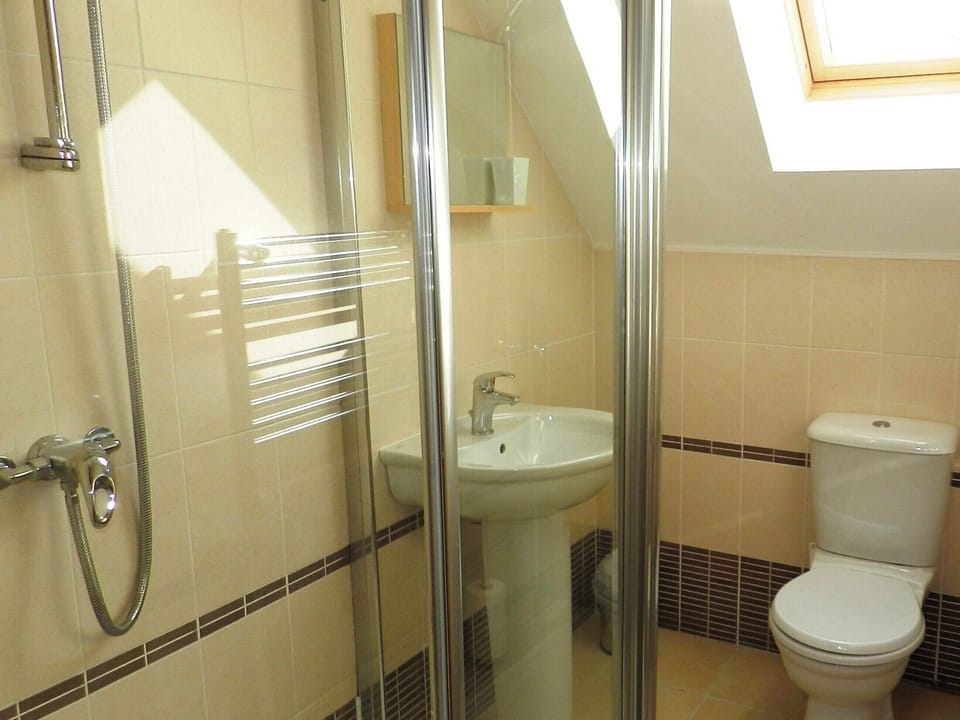 Bathroom | Glen Rosa Lodge, Brodick, Isle of Arran