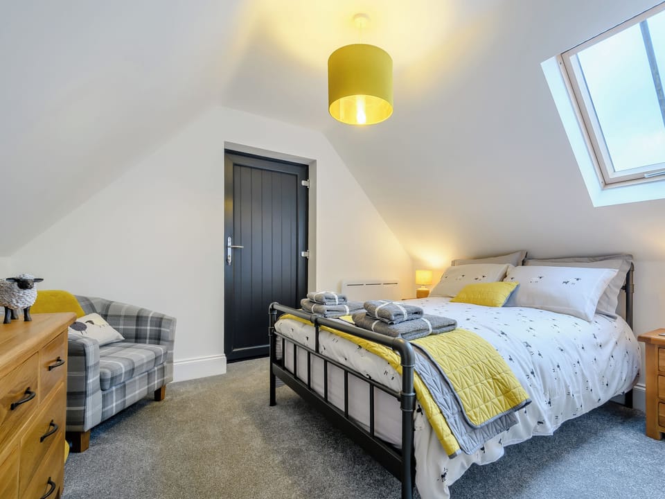 Double bedroom | Bramble Cottage, South Cerney, near Cirencester