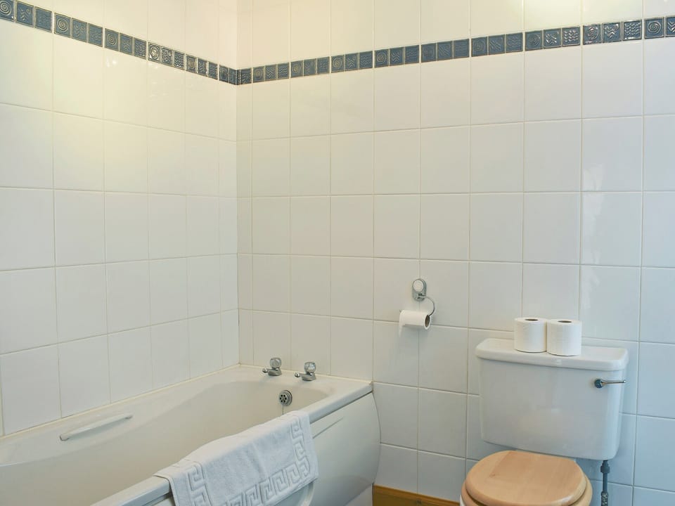 Bathroom | Stable Cottage, East Bennan, Isle of Arran