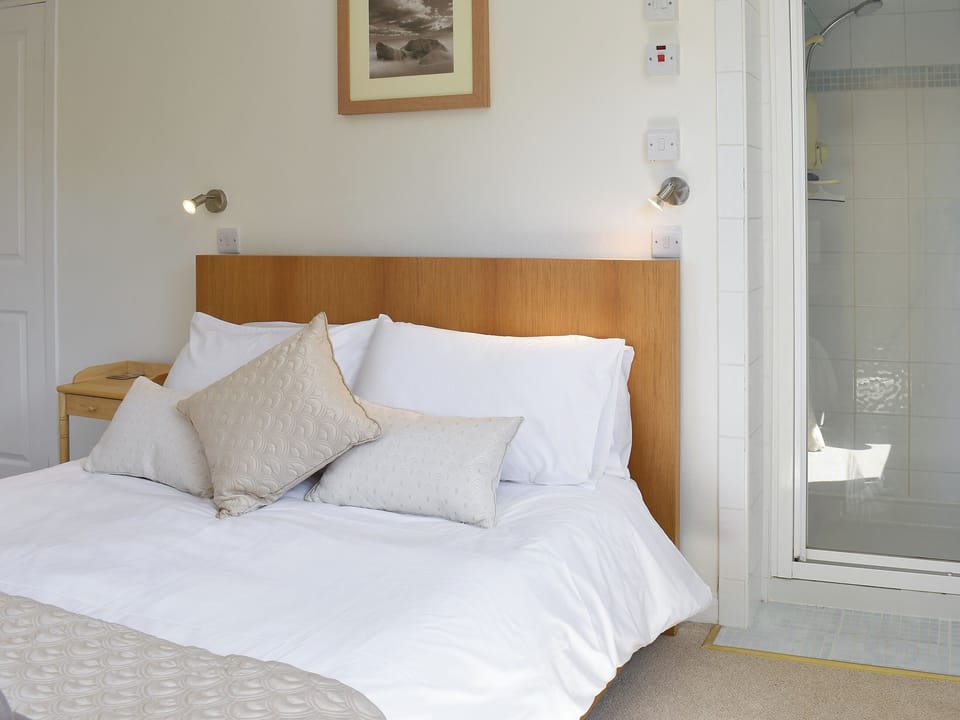 Comfortable double bedroom with en-suite shower room | Fellview, Brodick, Isle of Arran